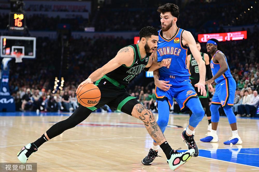 他们背后身 他们背后身